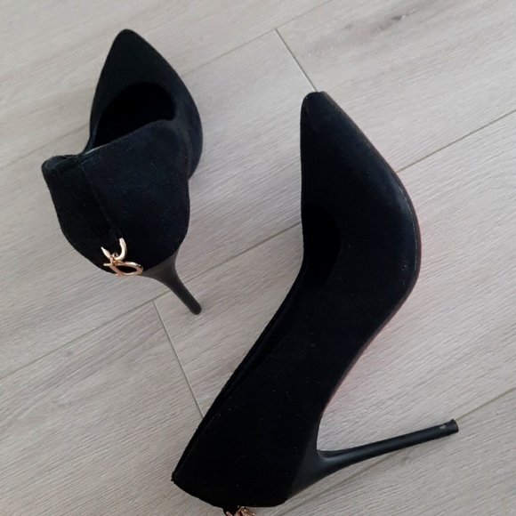 Pumps - Picture 1 of 3